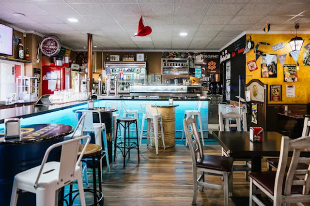 Cervecería Tira la caña