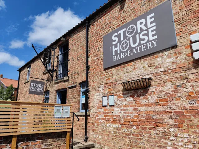 Storehouse Bar & Eatery