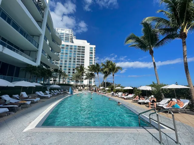 Carillon Miami North Tower