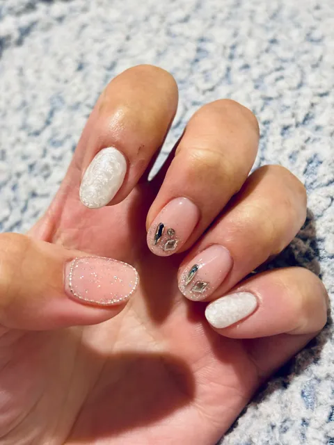 Hana Nail