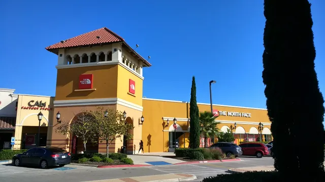 The North Face San Marcos Premium Outlets