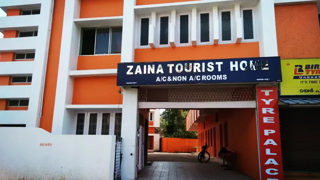 SPOT ON 61820 Zaina Tourist Home
