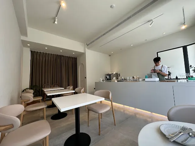 MARGIN - coffee & apt （咖啡聽營業時間請參考下方；民宿訂房請點擊網站）