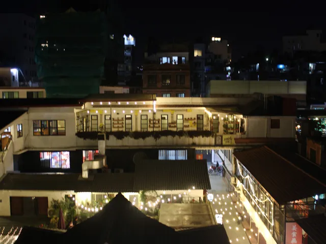 Hotel Yogin Rooftop Bar & Restaurant