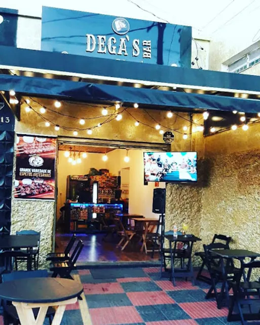 Dega's Bar