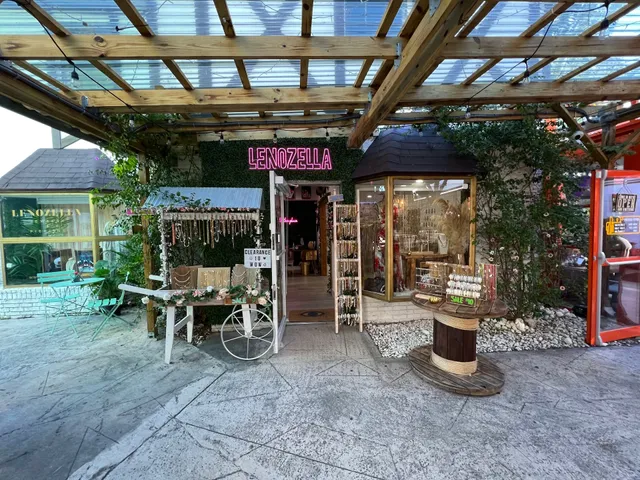 Lenozella Boutique & Piercing