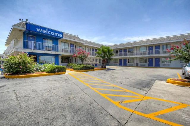 Studio 6 San Antonio, TX - Fort Sam Houston Area