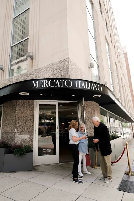 Ari's Pantry - Downtown