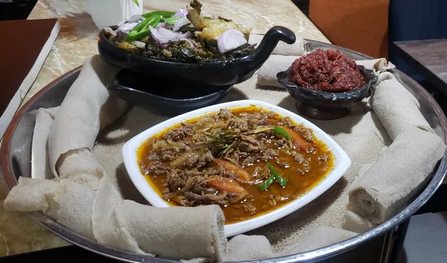 Tinishua Kuris Bet/ ትንሿ ቁርስ ቤት/