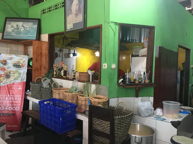 Lotek & Gado-Gado Colombo Bu Bagyo