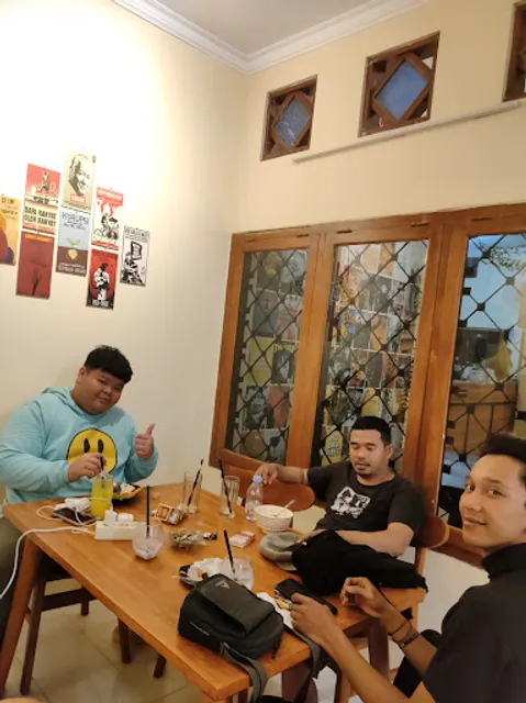 HIRO COFFEE AND SPACE JEMBER