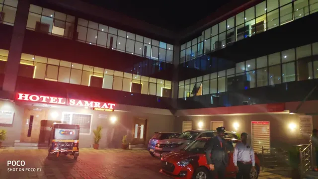 Hotel Samrat & Tourist Home