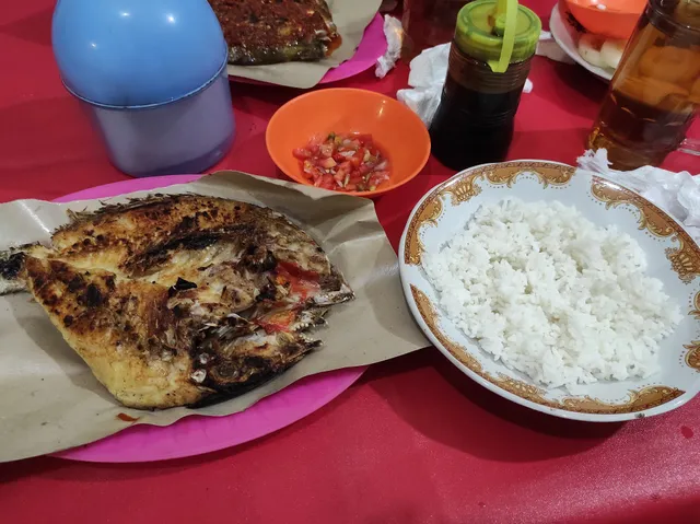 Kafe Ikan Bakar Khas Sulawesi