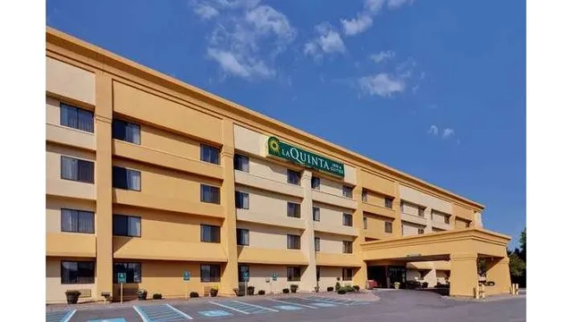 La Quinta Inn & Suites by Wyndham Plattsburgh