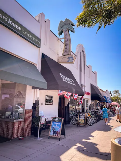 Danny's Palm Bar & Grill