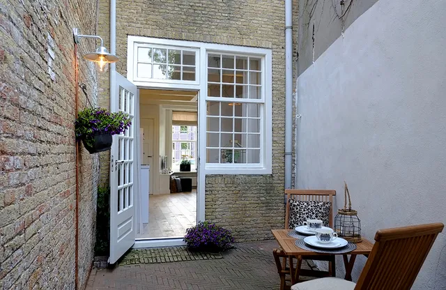 Huisje aan de gracht