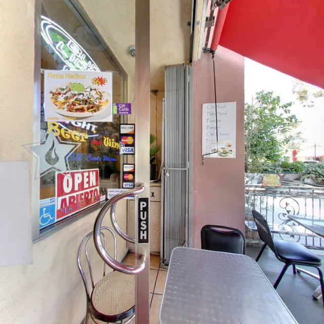 Mambo Grill Restaurant & Bar