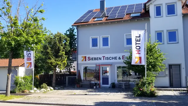 Sieben Tische & Ein Ziel