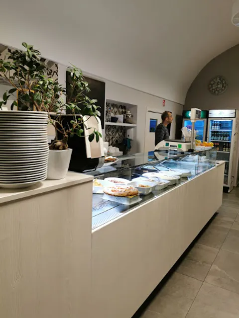 Gastronomia Via Roma | Piatti d'asporto - girarrosto a legna