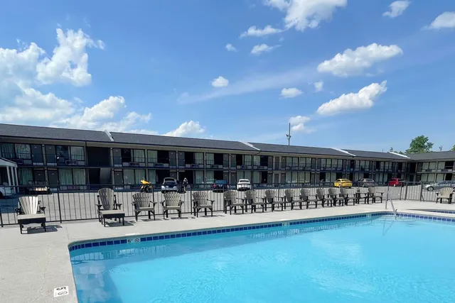 Smoky Mountain Motor Lodge