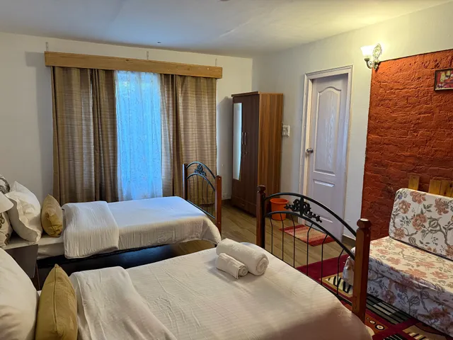 Katie's Abode, Hartola