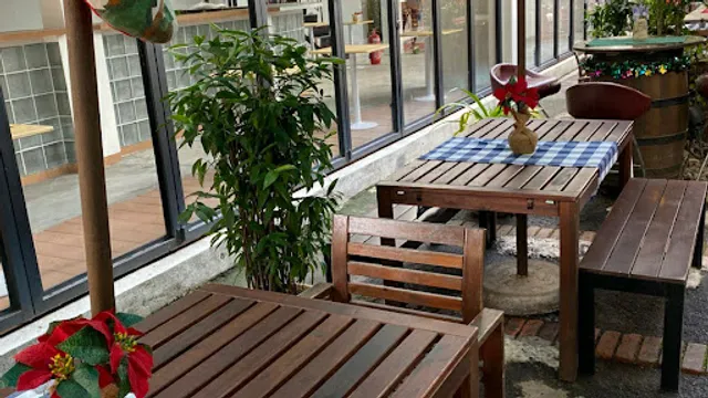 Mojo Restaurant & Bar KL