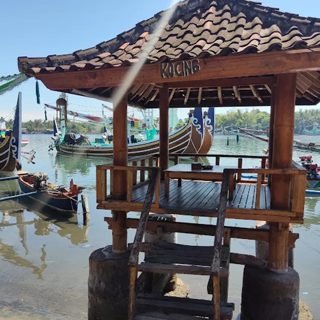 Lesehan Taman Pesisir Perancak