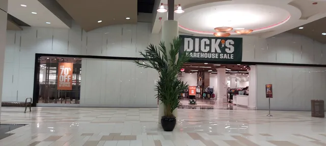 DICK'S Warehouse Sale