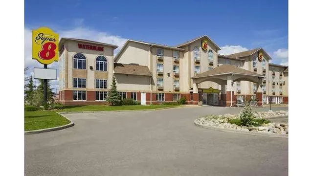 Super 8 by Wyndham Fort St. John BC