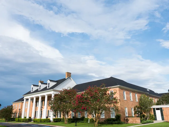 University of Holy Cross