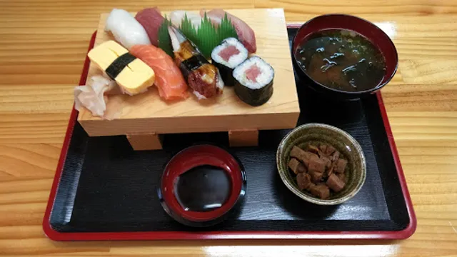 たくみ寿し和食店