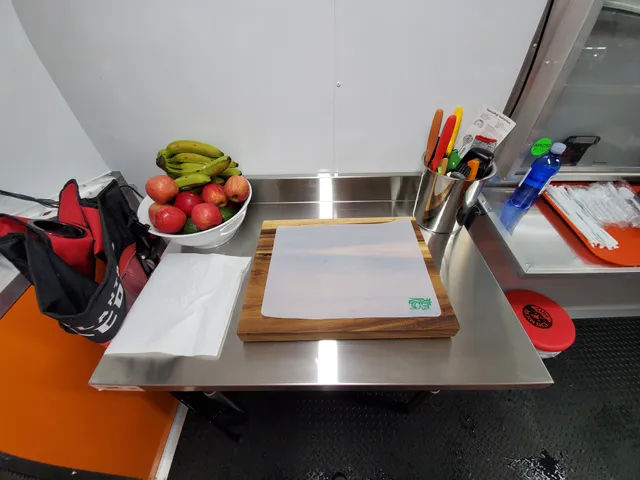 Detox Smoothie & Juice Bar