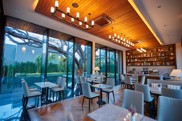 La Vie - Luxury Coffee & Tea Lounge