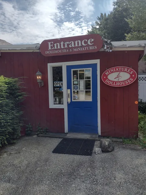 Earth & Tree Miniature Shop