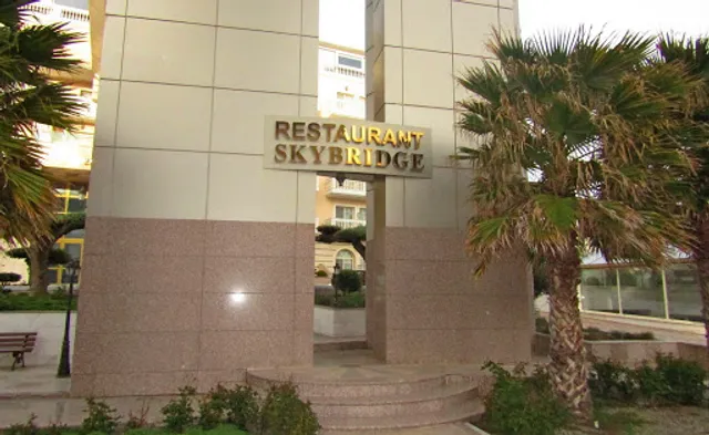 Sky Bridge - Bar Restaurant