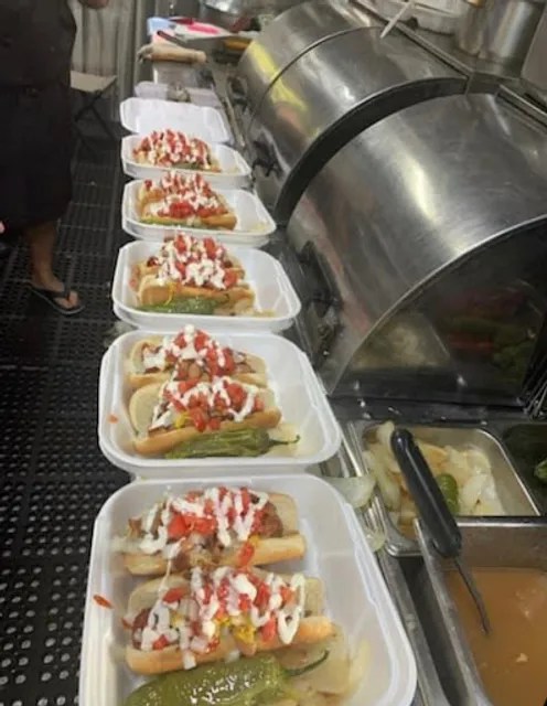 Hot Dogs y Elotes El Primo