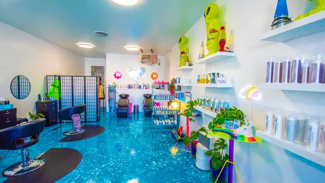 The Moon Salon (Santa Cruz)