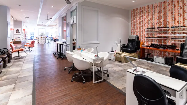Siren Salon