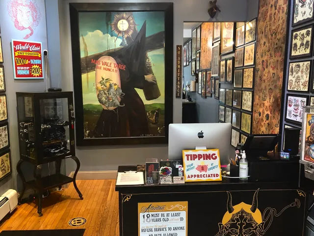 Hand of Glory Tattoo & Piercing