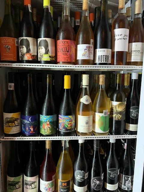 La Bruja Olvidada • Natural Wine, Craft Beer, Mezcal, Spirits & Cocktails • Shop & Bar • Puerto Escondido • Rinconada