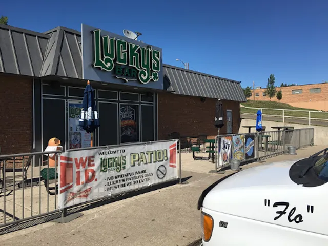Lucky's Bar