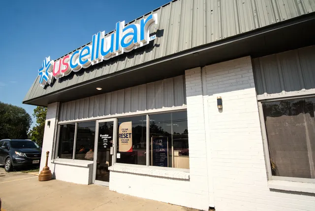 Authorized Retailer UScellular & T-Mobile