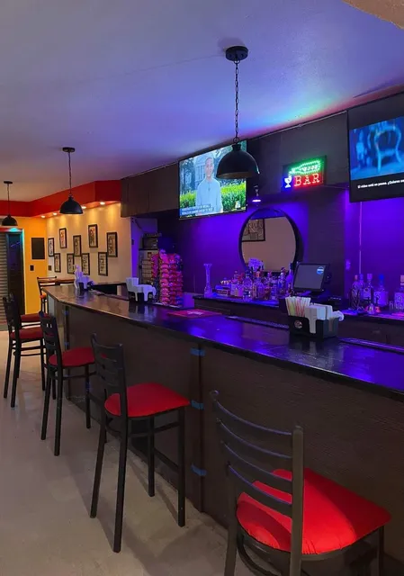 El Mango SportBar & Grill