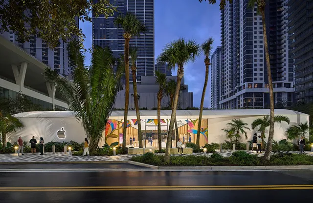 Apple Miami Worldcenter
