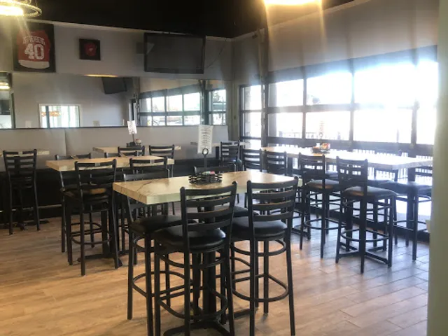 Mia's Tasty BAR & Grill