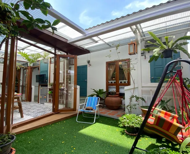 THE LITTLE COTTAGE 47