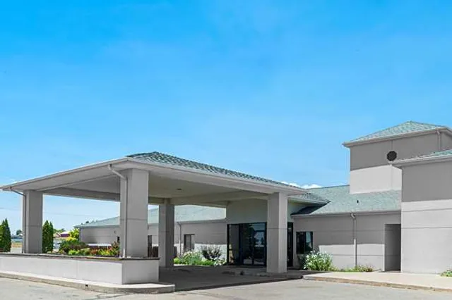 Rodeway Inn & Suites