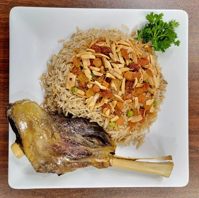 QAMAR AL-ZAMAN RESTAURANT مطعم قمر الزمان