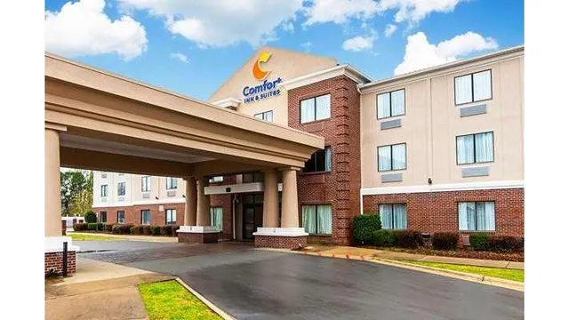 Comfort Inn & Suites Pine Bluff