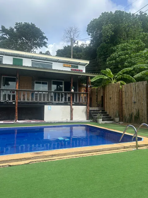 Hangover Chill & Hill Hostel